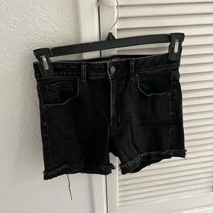 American Eagle, super hi-rise shortie, size 4